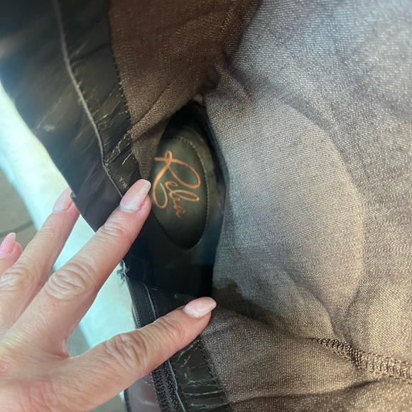 Reba Women’s size 7 1/2  tall zip up boots dark Brown with heel - Picture 8 of 15